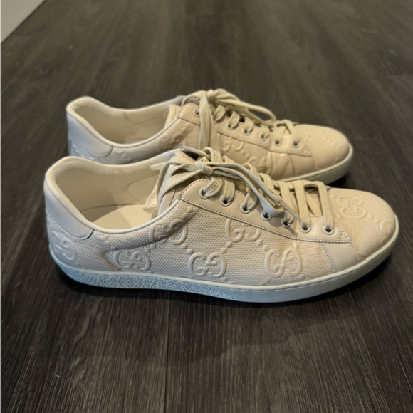 Gucci MEN’S Cream Sneakers - Picture 1 of 9